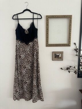 WAYF NWT LACE TRIP SLIP DRESS SATIN LEOPARD MAXI DRESS M